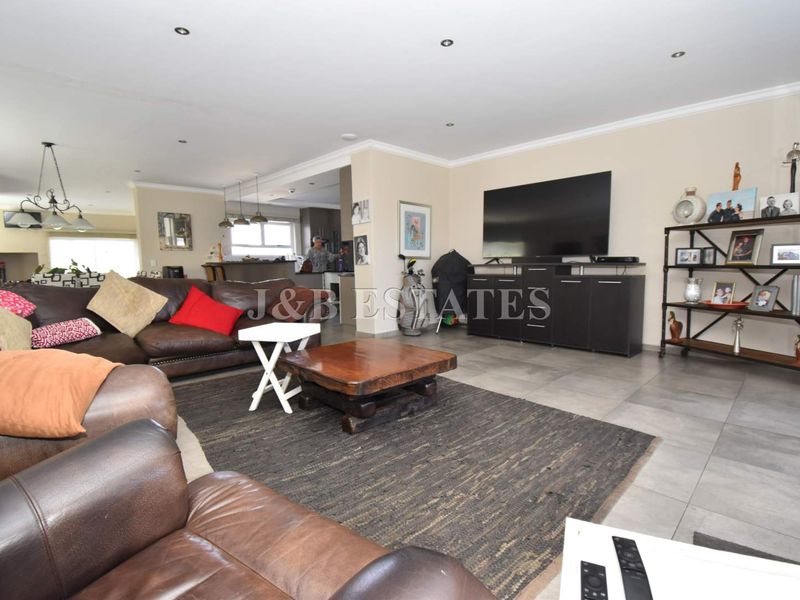 PRIME LOCATION WITH STUNNING LAGOON AND SEAVIEWS - Photo 4