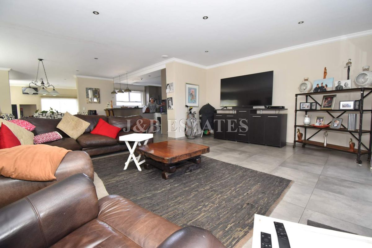 PRIME LOCATION WITH STUNNING LAGOON AND SEAVIEWS - Photo 4