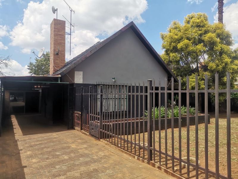 3 Bedroom House For Sale in Vanderbijlpark CE 1 - Photo 5