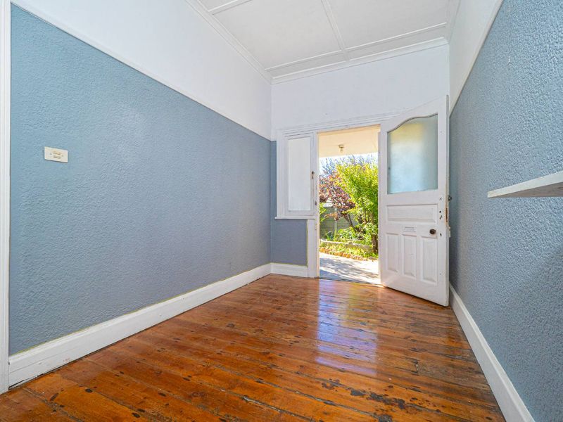 An outstanding family home waiting to be re-invigorated - Photo 6