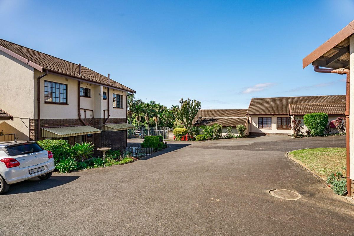 For Sale | New Germany  | 2 Bedroom 1.5 Bathroom Cosy Townhouse - Photo 2