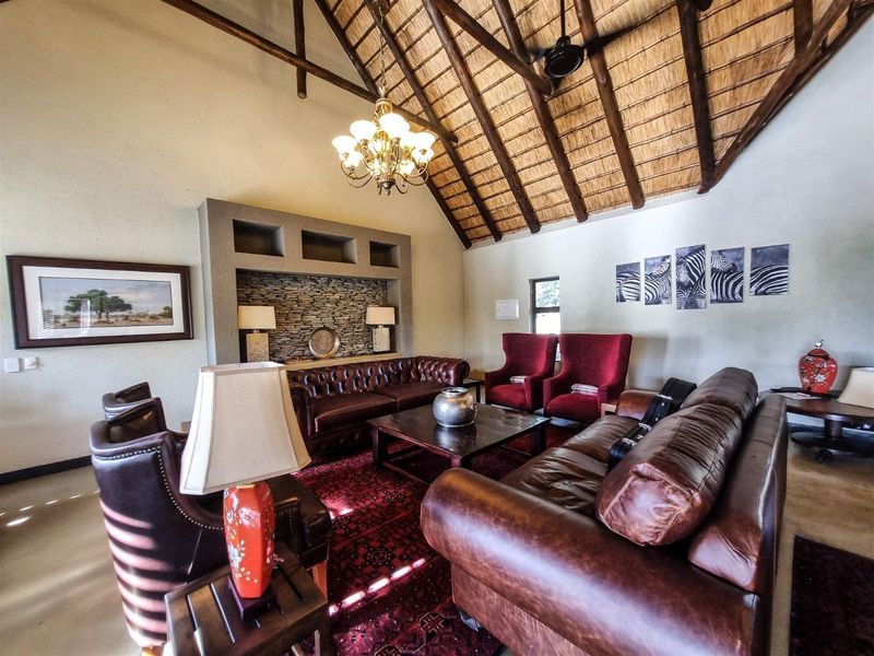 Beautiful Home with Mountain Views - Photo 5