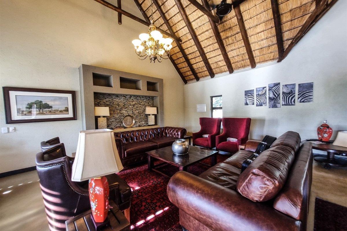 Beautiful Home with Mountain Views - Photo 5