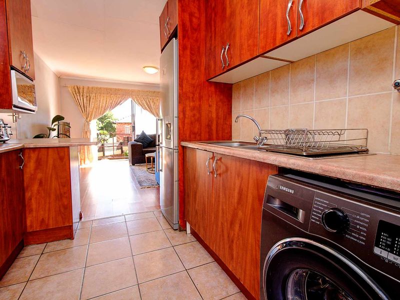 Effortless Living: Stylish Townhouse Awaits You! - Photo 7