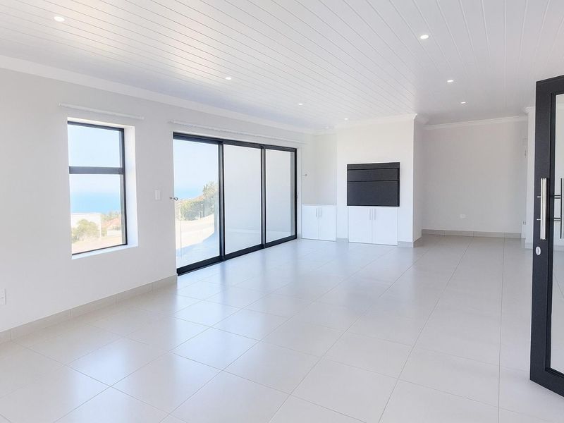 Beautiful 3 Bedroom House for Sale in Dana Bay - Photo 6