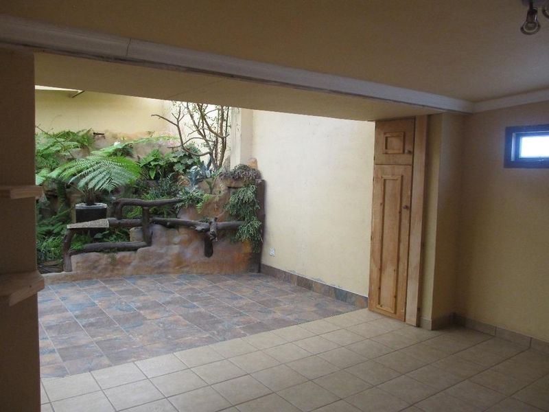 BUSINESS PREMISES FOR SALE - HENTIESBAY - Photo 6