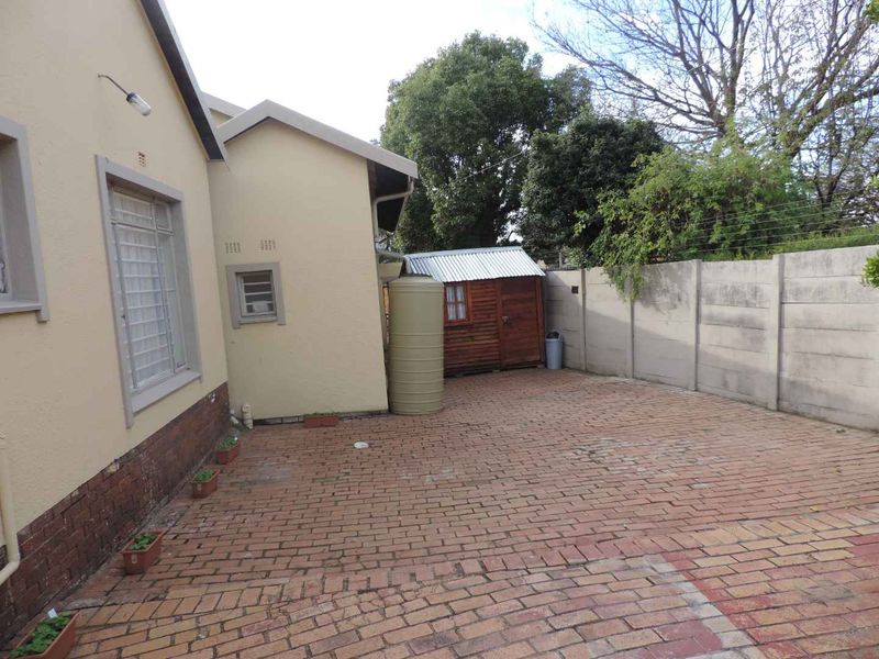 Immaculate home in the heart of Brackenhurst - Photo 4