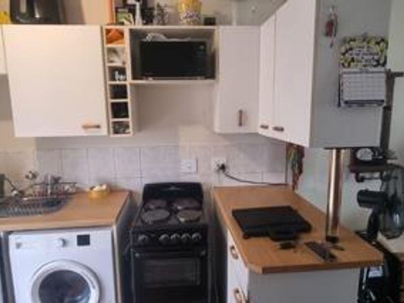 Secure, Easy Living with Lifestyle Perks in Florentia - Photo 5