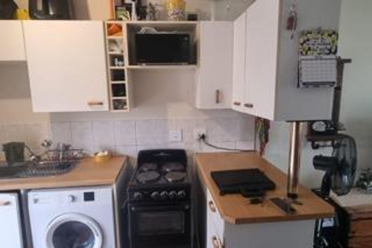 Secure, Easy Living with Lifestyle Perks in Florentia - Photo 5