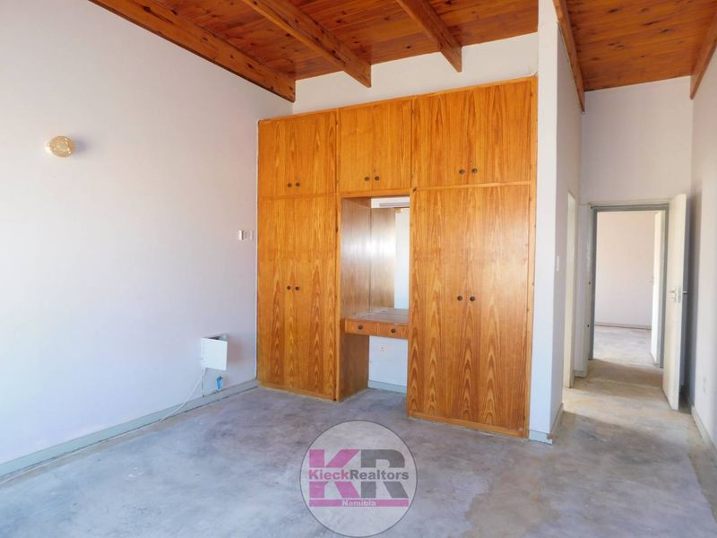 3 Bedroom House for Sale in Henties Bay Central 233m2 - Photo 10