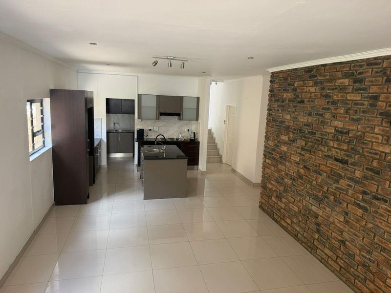 🏡 FREE-STANDING, 3-BEDROOM HOUSE TO RENT | Kleine Kuppe – Gamsa Street - Photo 5