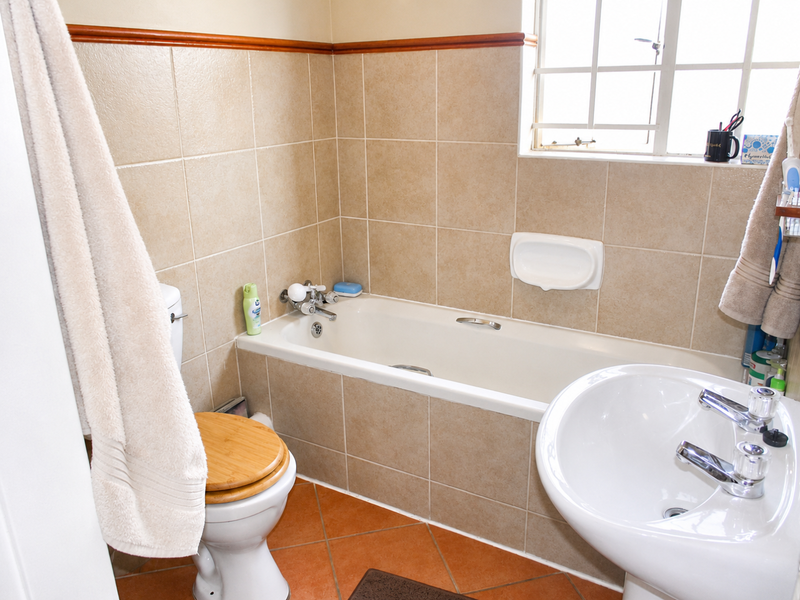 CALLING ALL INVESTORS – TENANT IN PLACE UNTIL FEBRUARY 2027 - 2 BEDROOM TOWNHOUSE FOR SALE IN MORELETAPARK - - Photo 3