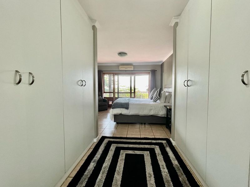 Renovated 3 Bedroom Penthouse Apartment with sea view - Photo 9