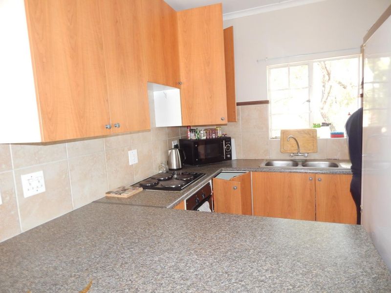 2 Bedroom Top corner unit in Equestria Estate - Photo 6