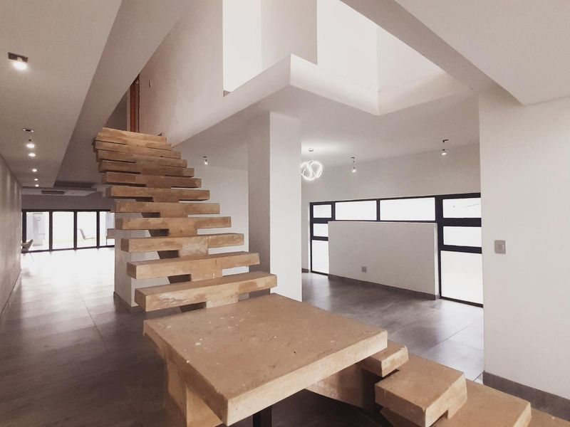 "Unveil Your Dream Home at Gateway Estate: Luxury Awaits - Photo 5