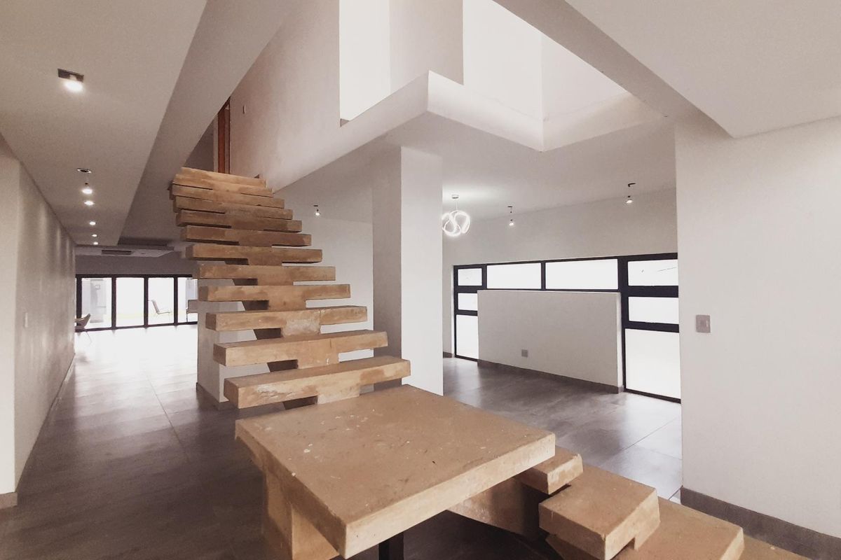 "Unveil Your Dream Home at Gateway Estate: Luxury Awaits - Photo 5