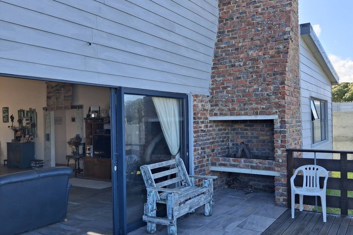 Come home to Kleinbaai! - Photo 3