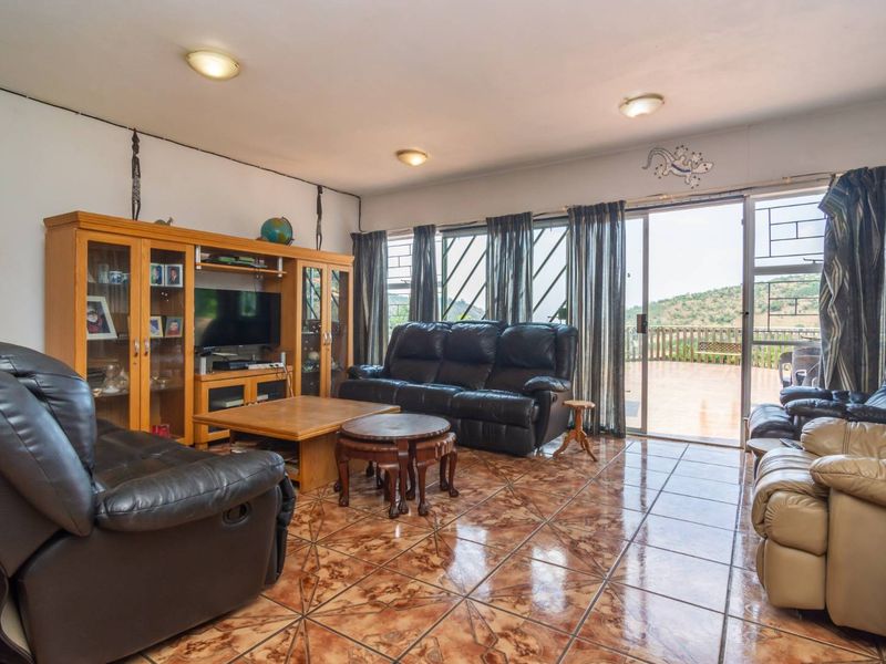 Family Home For Sale - Photo 8