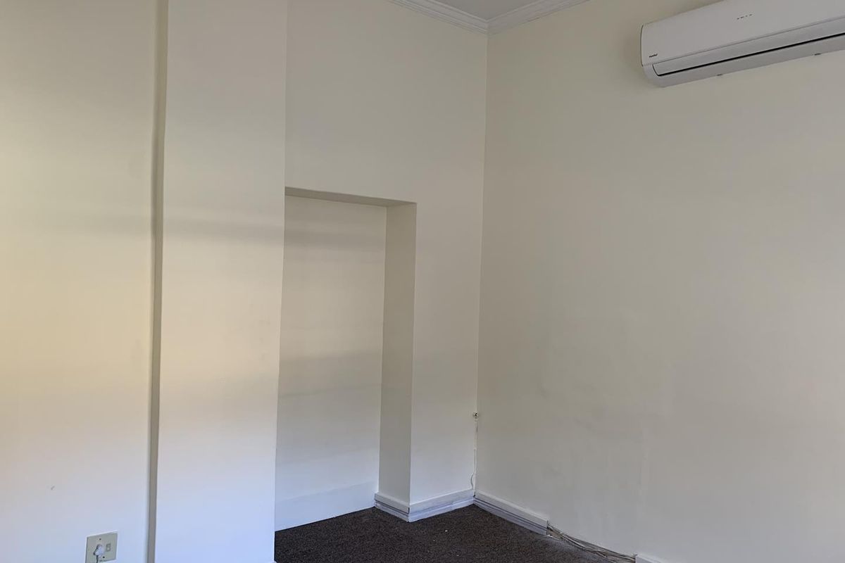Offices with loads of character - Photo 5