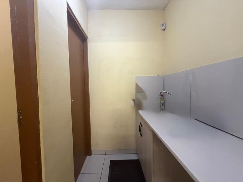 Warehouse Units for Sale – 153m2 Total - Photo 6