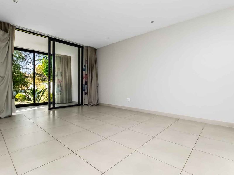 Superb 3 Bedroom 2 Bathroom Garden Unit For Sale in Broadacres - Photo 5