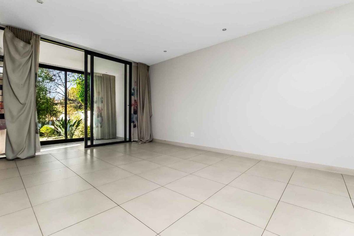 Superb 3 Bedroom 2 Bathroom Garden Unit For Sale in Broadacres - Photo 5