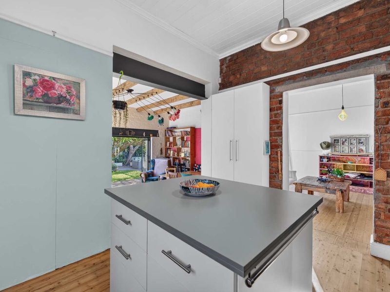 Charming Family Home with Separate Flatlet, Pool & Entertainer's Deck in Observatory - Photo 6