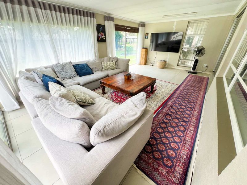 Massive 4-Bed Family Home + Private Cottage | Solar + All-Inclusive Utilities - Photo 8