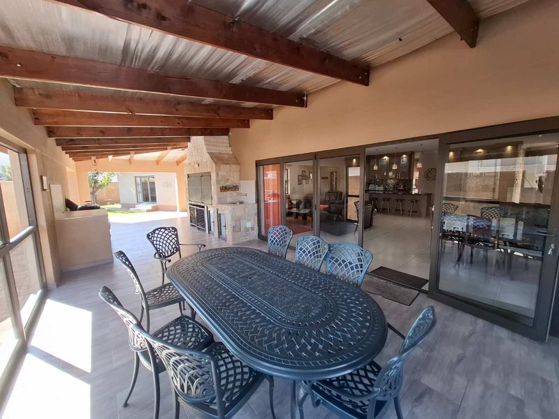 Modern Single-Level Family Home - PRICE REDUCED! - Photo 8