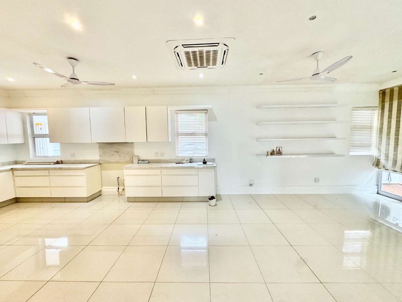 Hendra Estates - Gorgeous Level Family Home For Rent In Prime Durban North - Photo 6