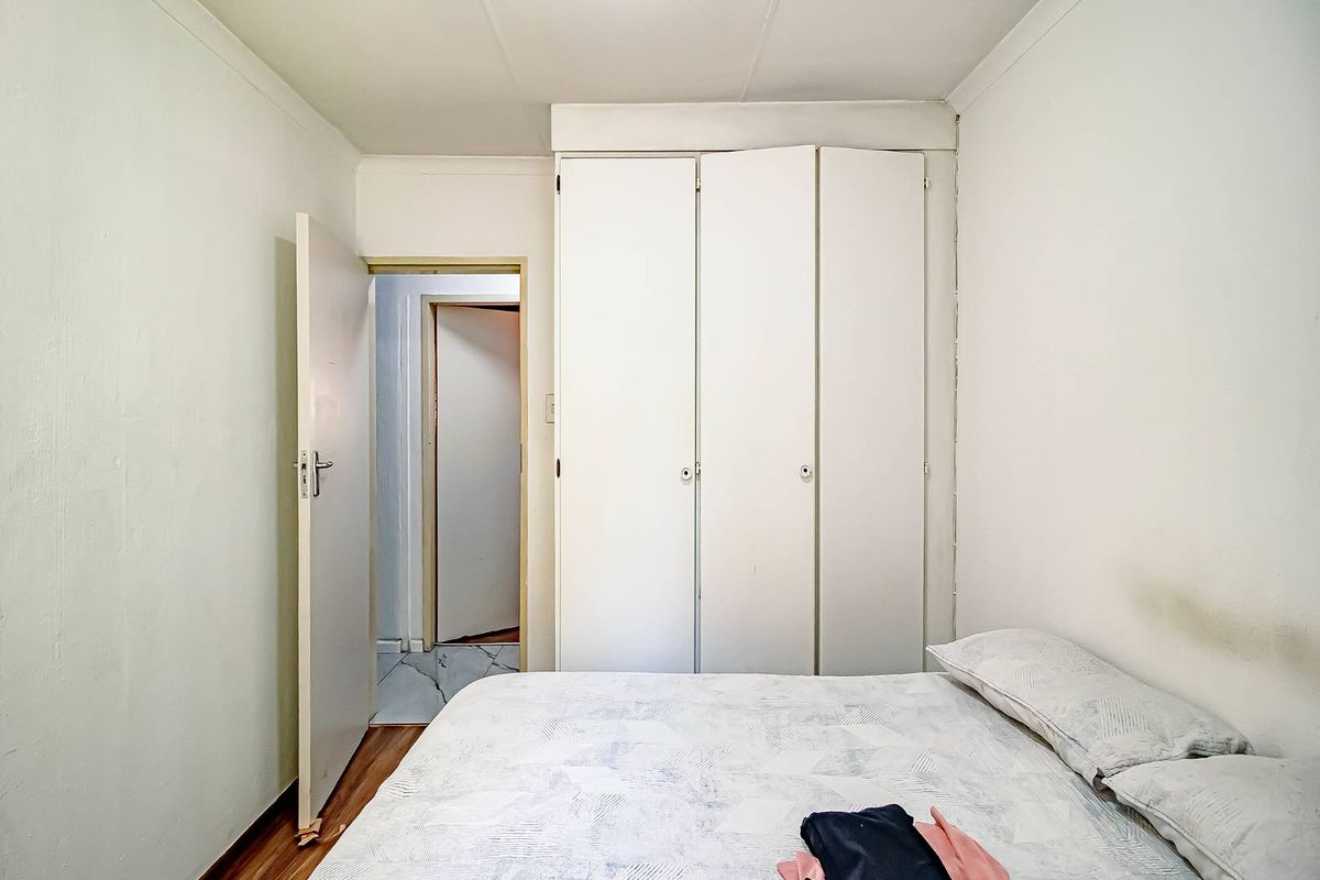 3 Bed 1 Bath House in a secure complex - Photo 4