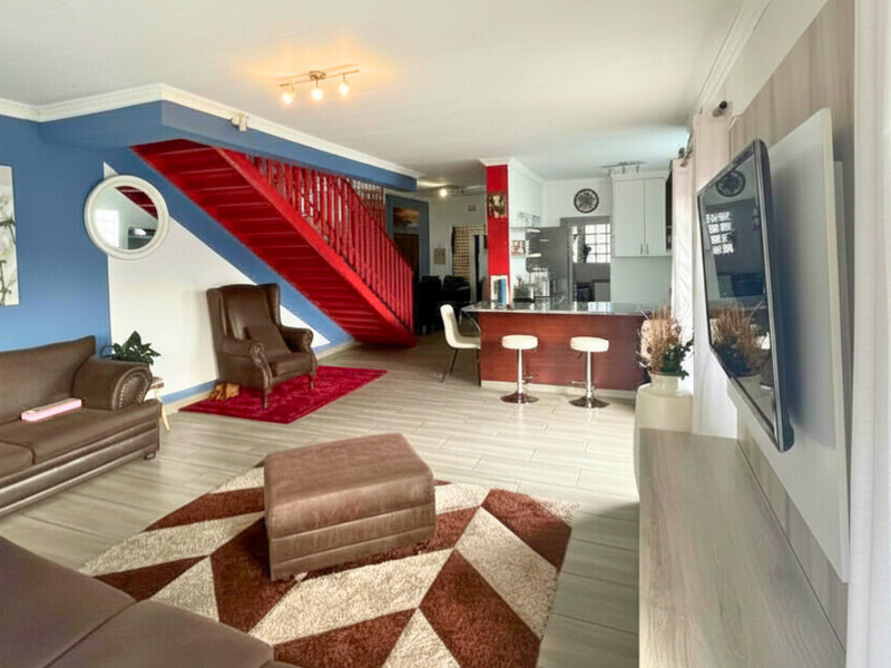 Pet-Friendly 3-Bedroom Family Apartment with Spacious Garden - Photo 2