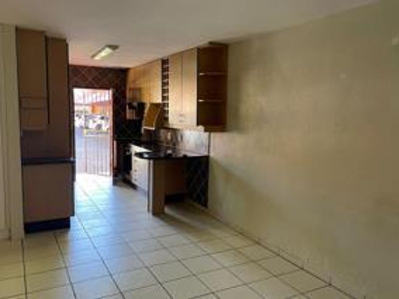 Modern 2 Bedroom Ground floor Unit for Sale! - Photo 9