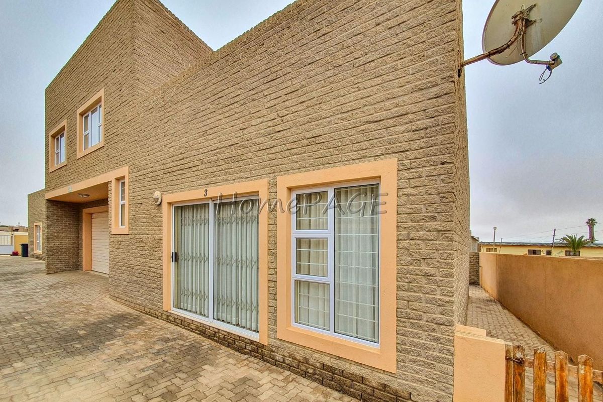 Ext 1, Henties Bay:  3 Bedr Townhouse is for Sale - Photo 5