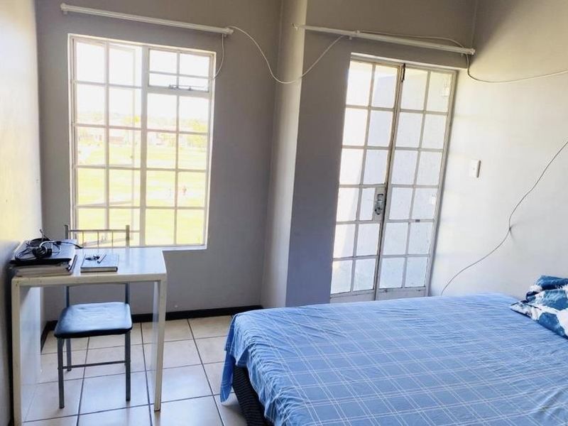 Spacious 1 Bedroom Apartment In A Secure Estate- Brakpan North - Photo 8