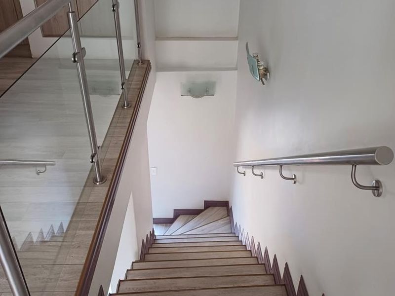 A STUNNING FURNISHED ONE BEDROOM APARTMENT - Photo 9