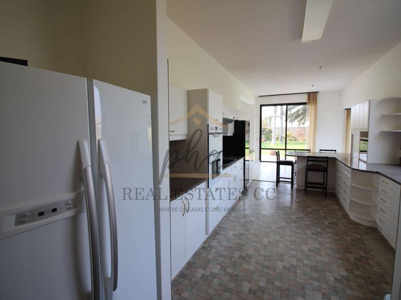 4 Bedroom family home for sale - Swakopmund (Kramersdorf) - Photo 8