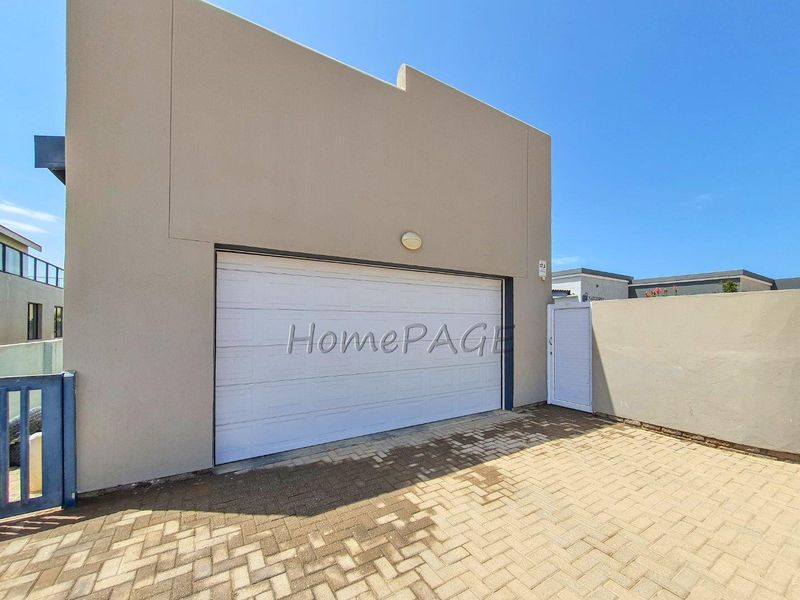 Ext 10, Henties Bay:  4 Bedr Family home in Established area is for Sale - Photo 3