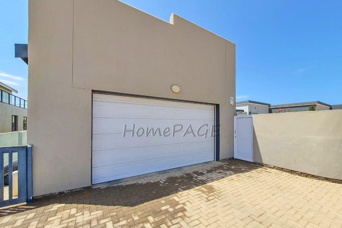 Ext 10, Henties Bay:  4 Bedr Family home in Established area is for Sale - Photo 3
