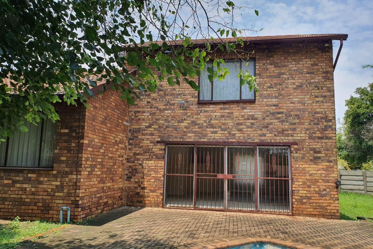 An Immaculate House in a Quiet Sought Suburb in Birch Acres Ext 6 - Photo 5