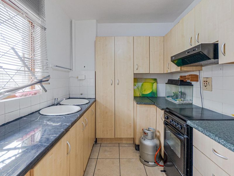 Spacious with sea views - Photo 10