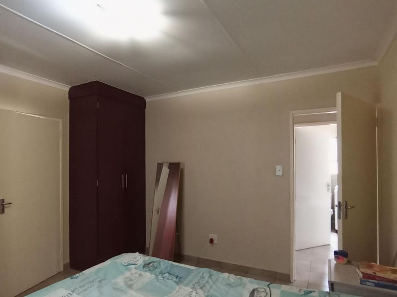 CENTURION - KOSMOSDAL - 3 BED = 2 BATH FULL TITLE HOUSE - Photo 9