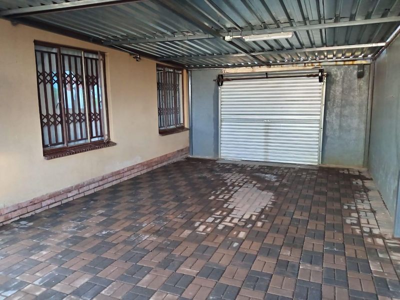 3 Bedroom House for Sale in Soshanguve Vv - Photo 3