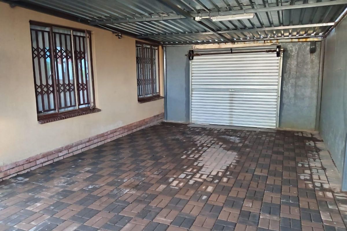 3 Bedroom House for Sale in Soshanguve Vv - Photo 3