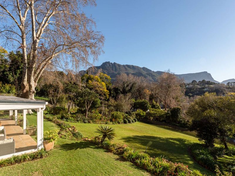 Where Grace Meets Grandeur in Constantia Upper - Photo 7
