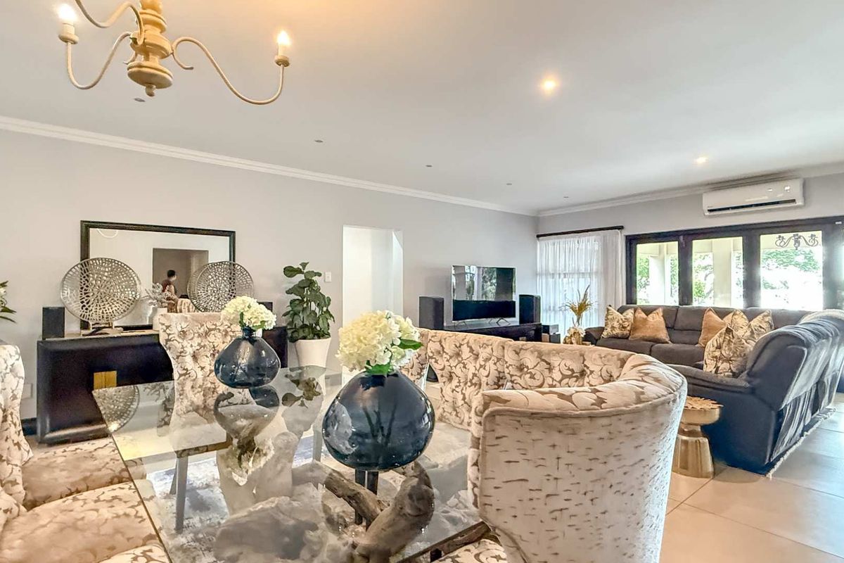 4-Bedroom Waterfront Home with Direct Access to the Golf Course - Photo 5