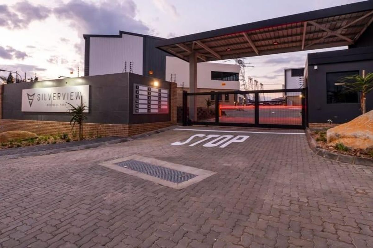 558m2 Samrand Warehouse To Let - Photo 4