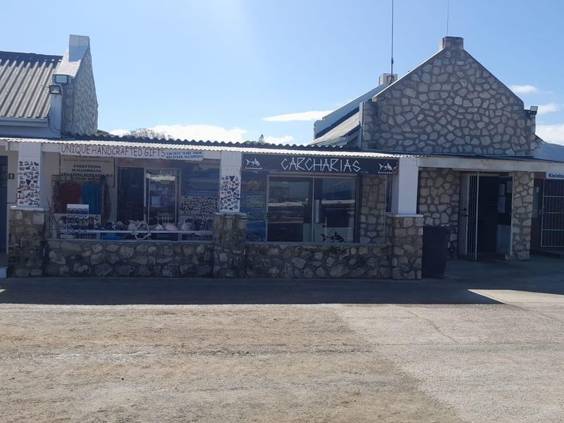 Vacant stand for sale - Photo 8