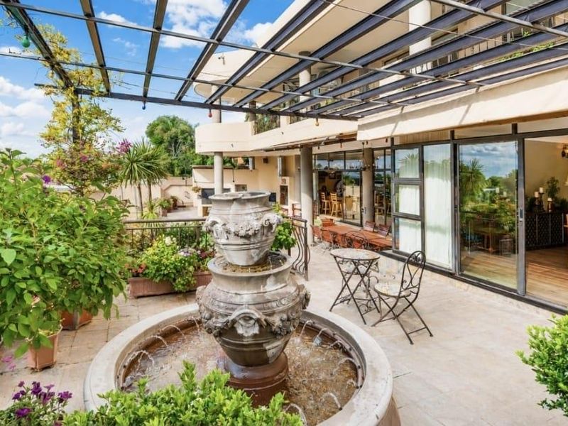 A Masterpiece of Luxury, Prestige Family Living in Bedfordview - Photo 5