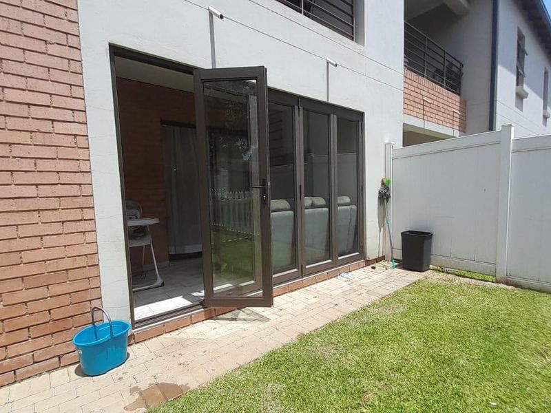 Stunning ground floor townhouse in pomona - Photo 5